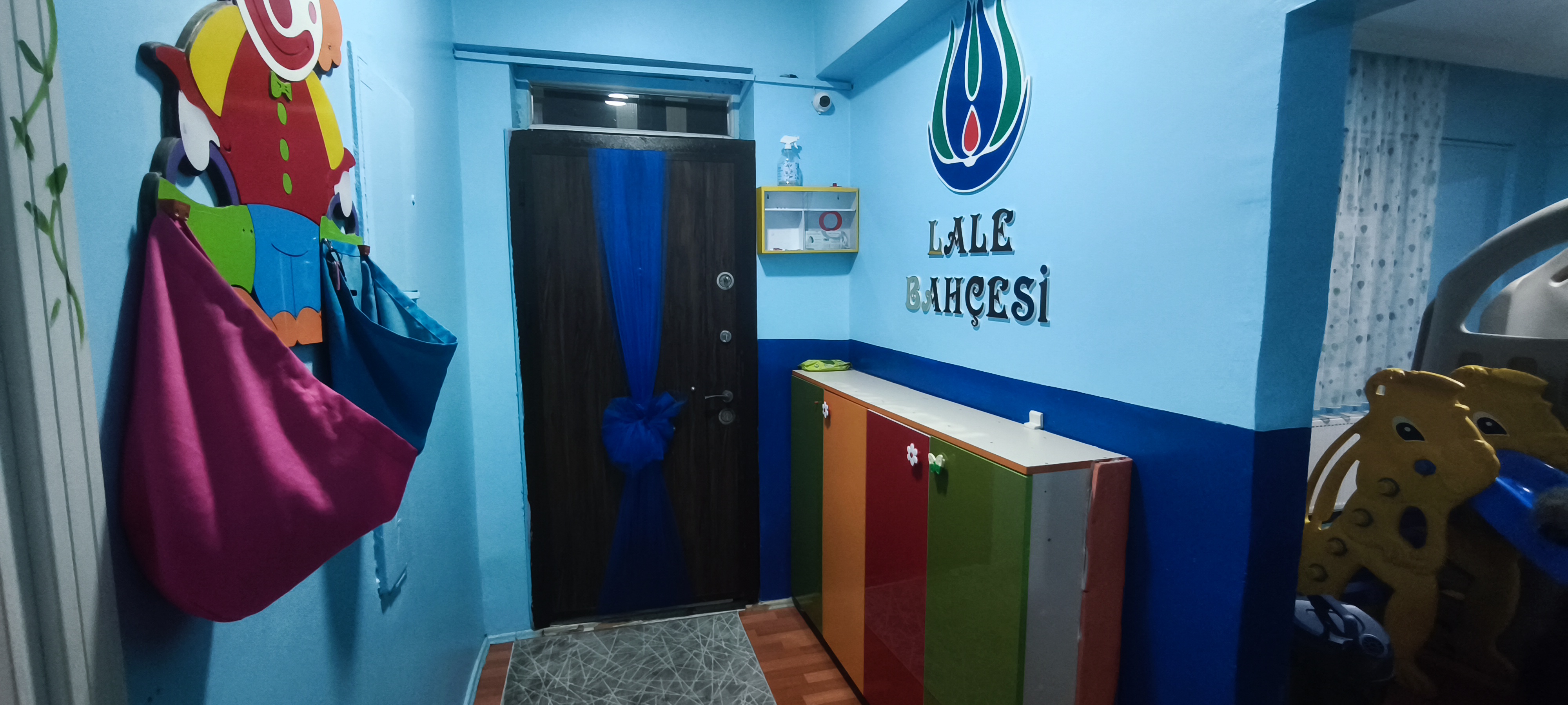 Tatvan Lale Bahçesi Oyun Merkezi Giriş