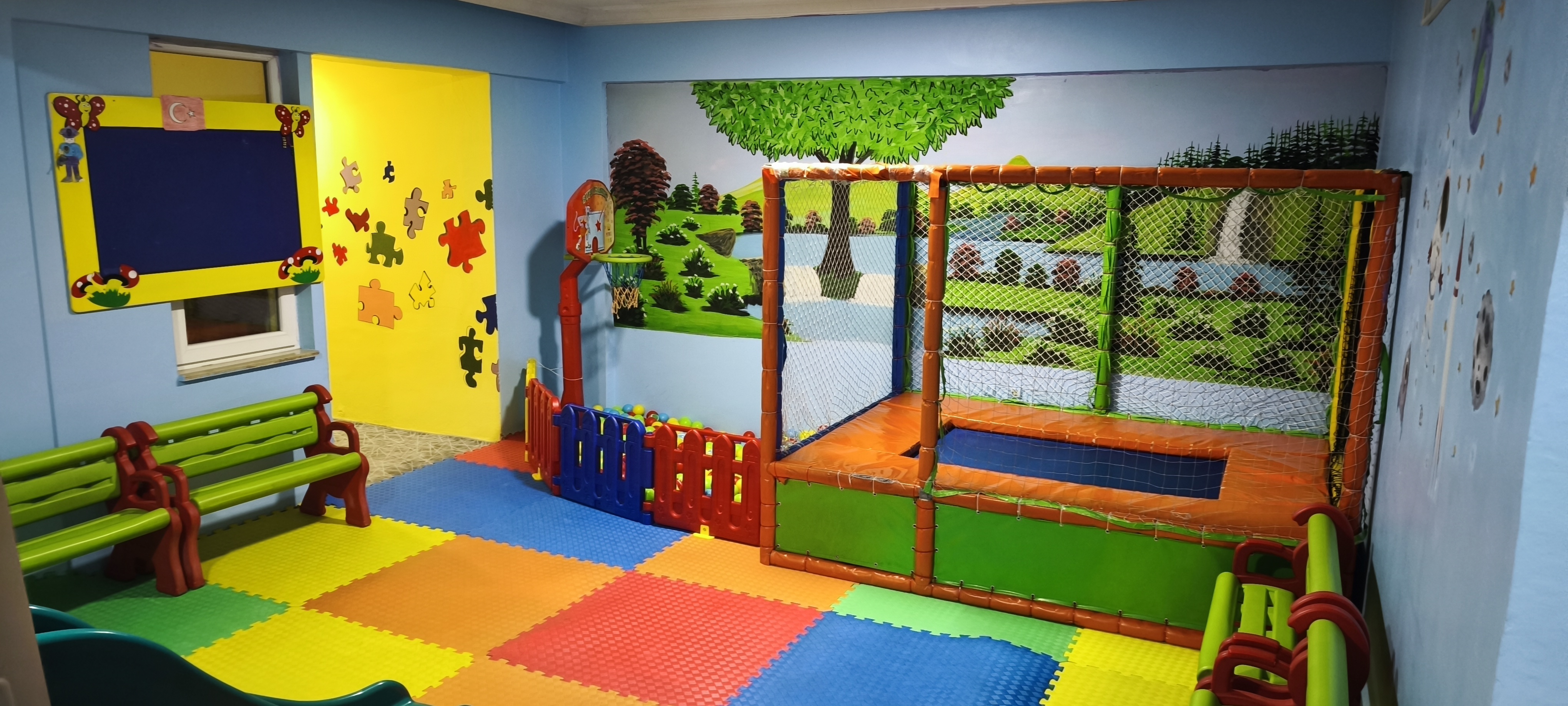 Tatvan Lale Bahçesi Oyun Merkezi Top Havuzu